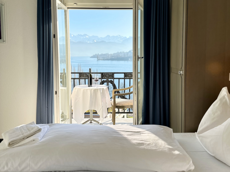 Hotel Royal Luzern - Bed View